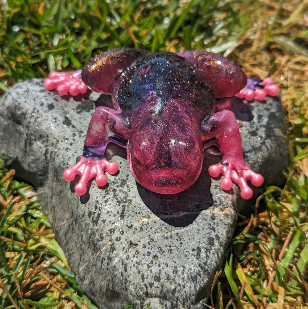 Resin frog pink gold purple chameleon powder. Hand Crafted - Picture 2 of 5